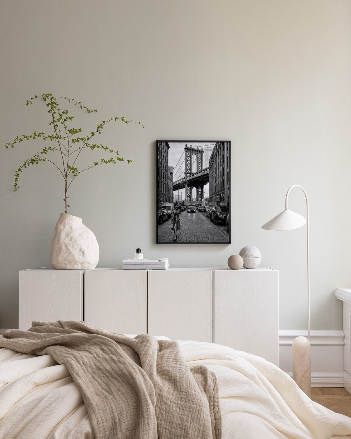 Woman by Manhattan Bridge Canvas print