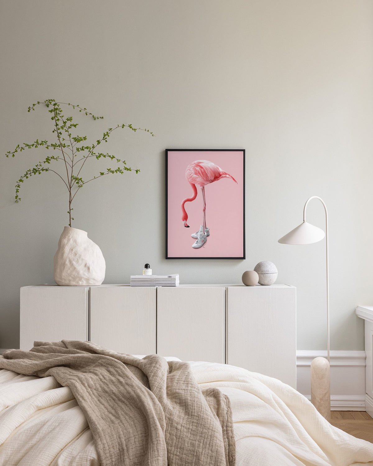 Jonas Loose - Sneaker Flamingo Canvas print