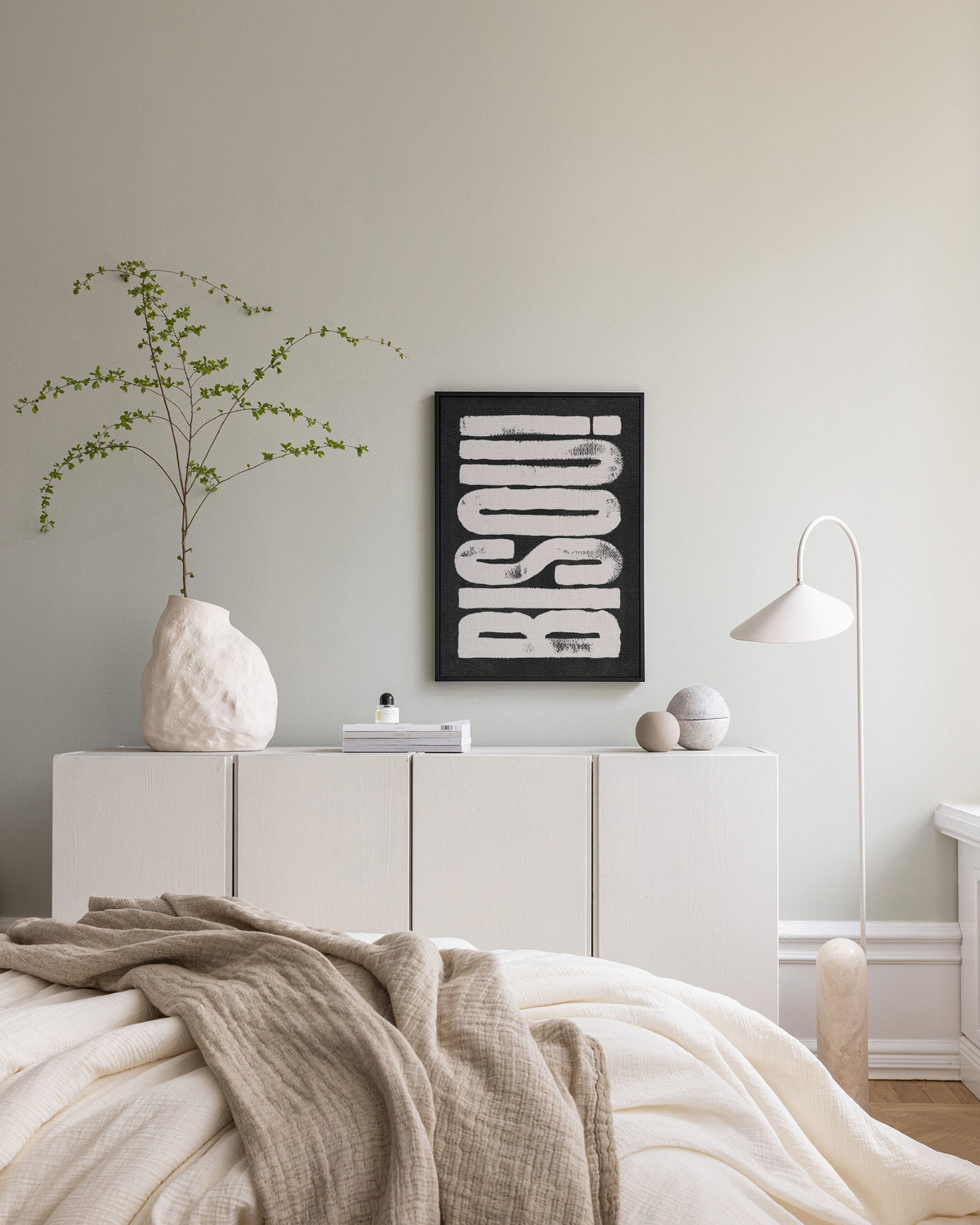 Bisou! Canvas print