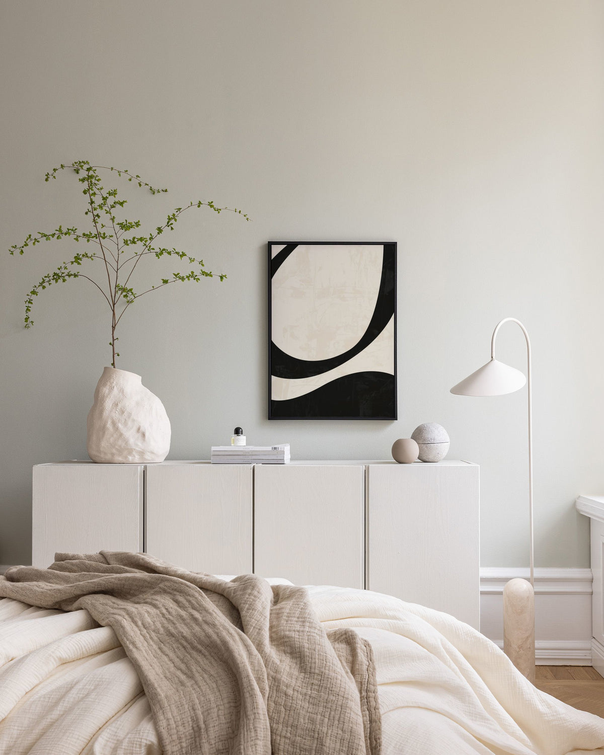 Black and Beige Centerpiece No2 Canvas print