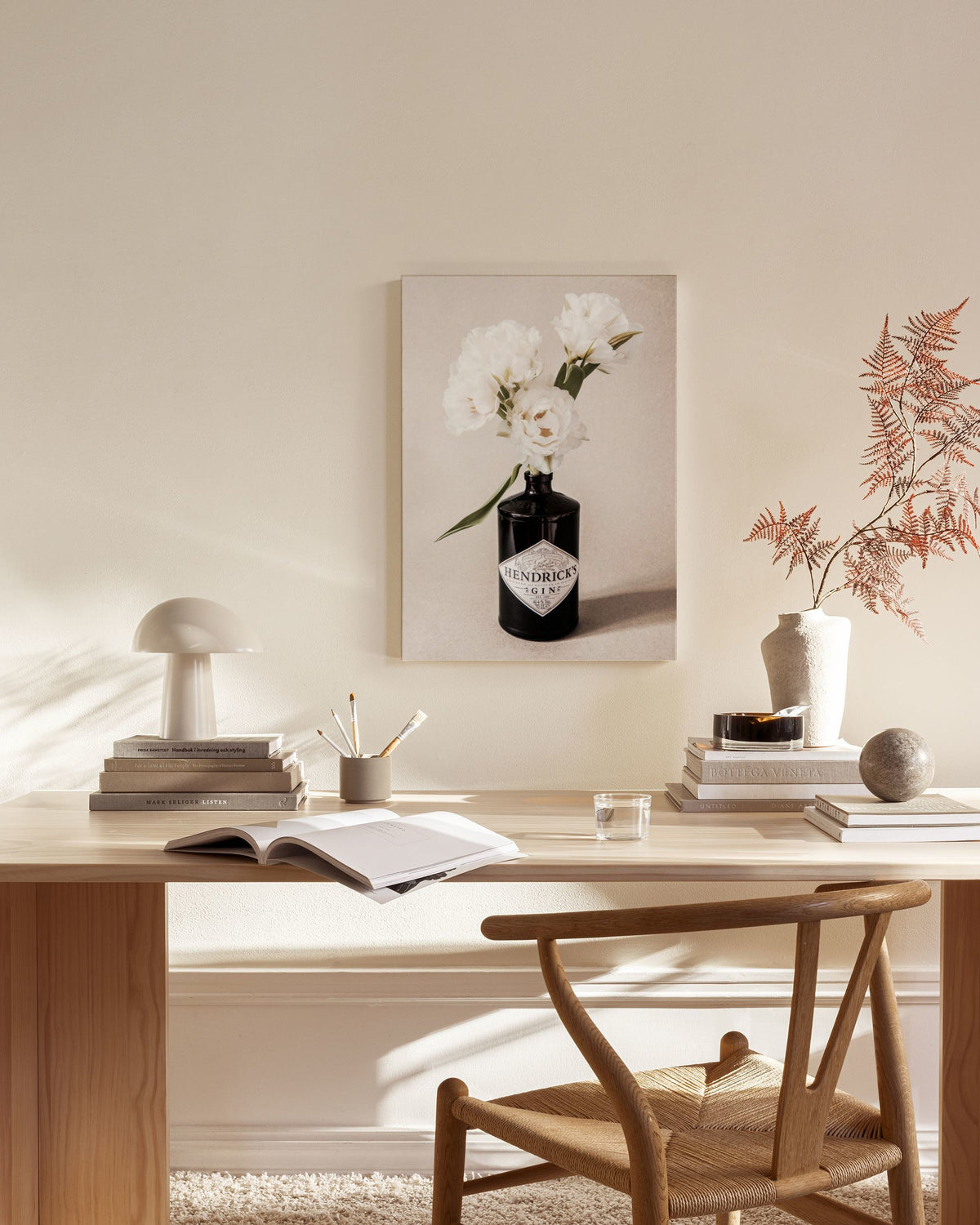 Gin & Roses Canvas print