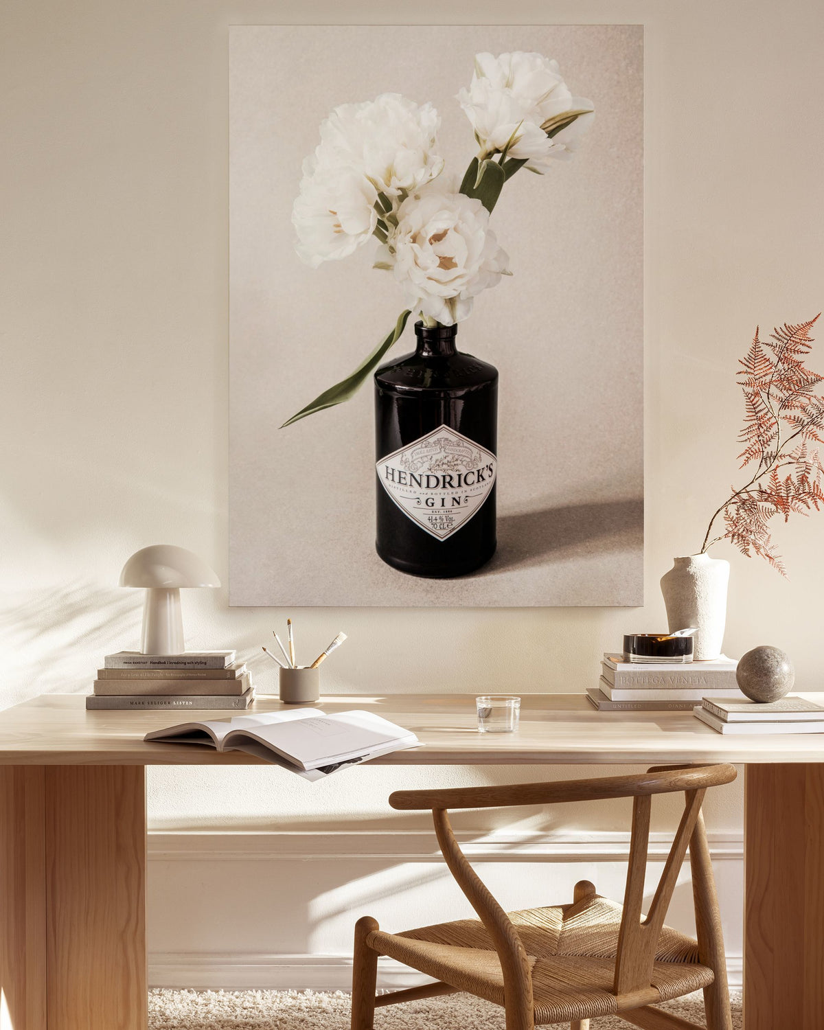 Gin & Roses Canvas print