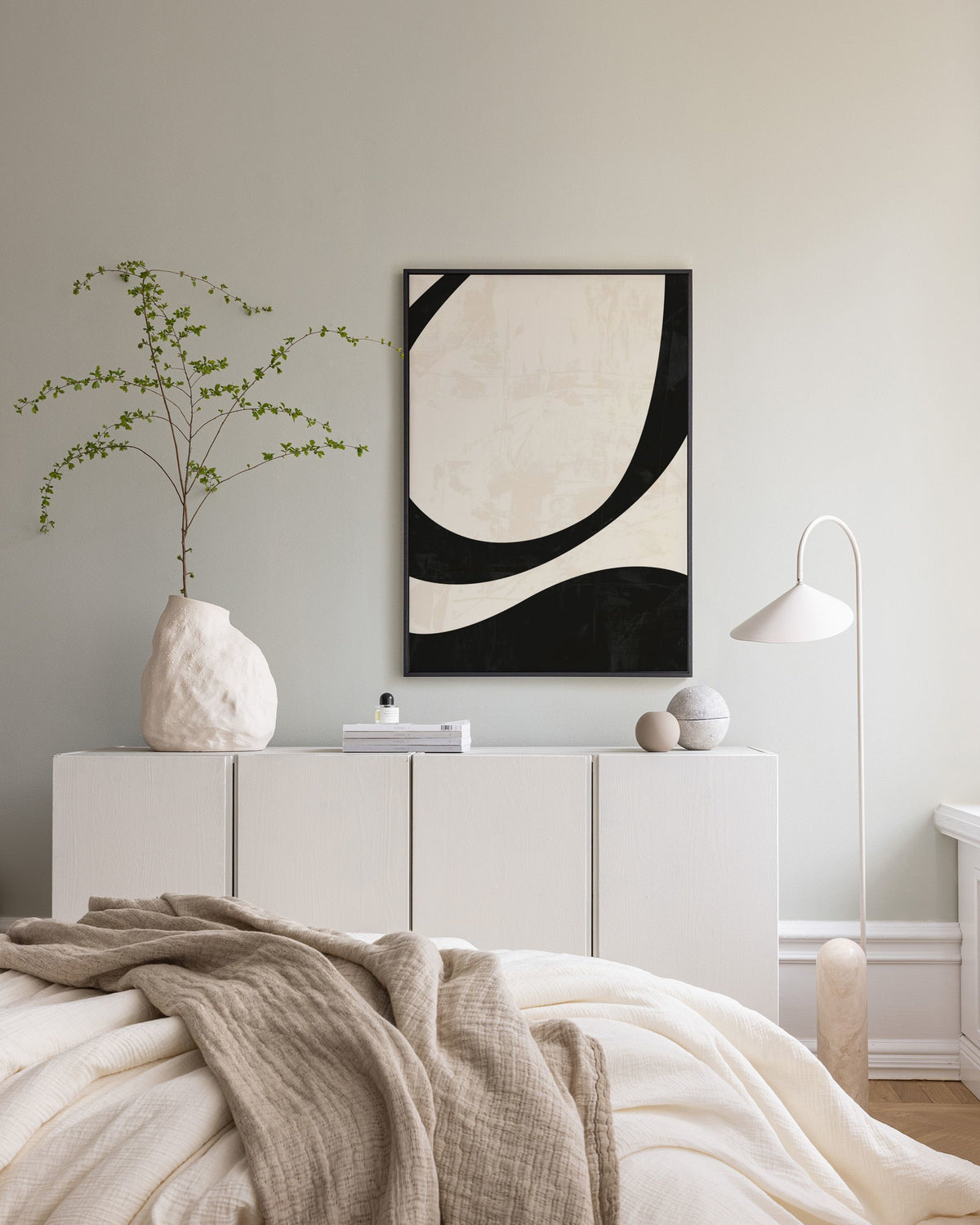 Black and Beige Centerpiece No2 Canvas print