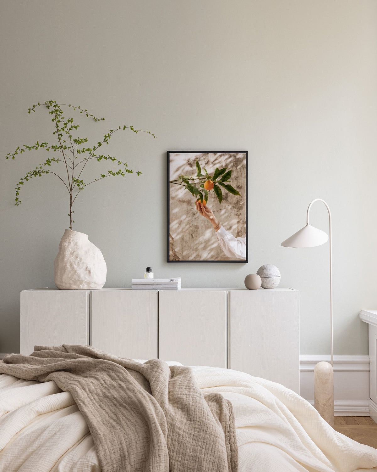 Picking Oranges Canvas print