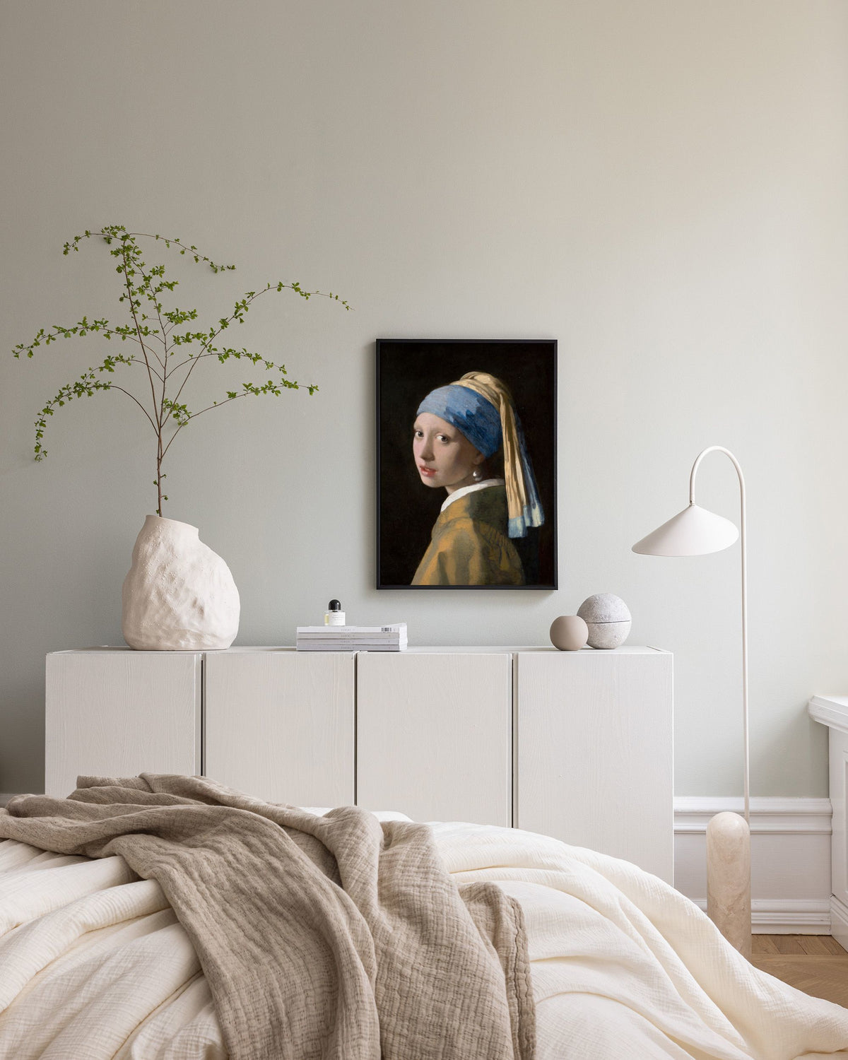 Johannes Vermeer - Girl with a Pearl Earring Canvas print