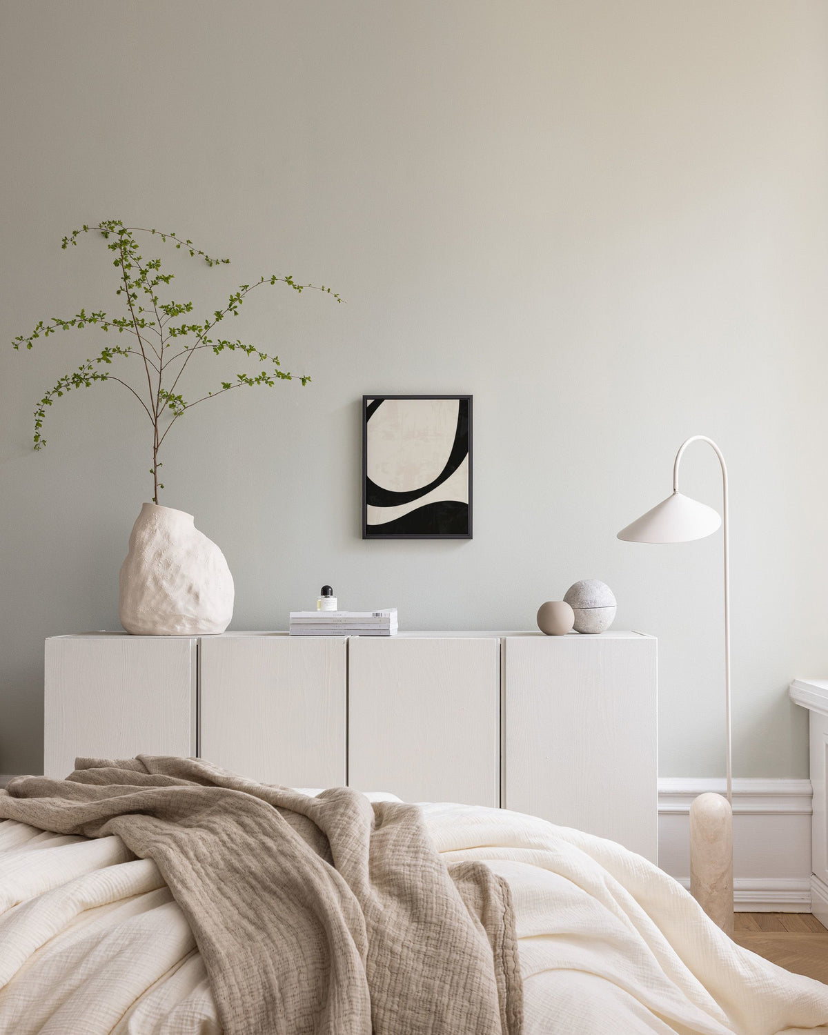 Black and Beige Centerpiece No2 Canvas print