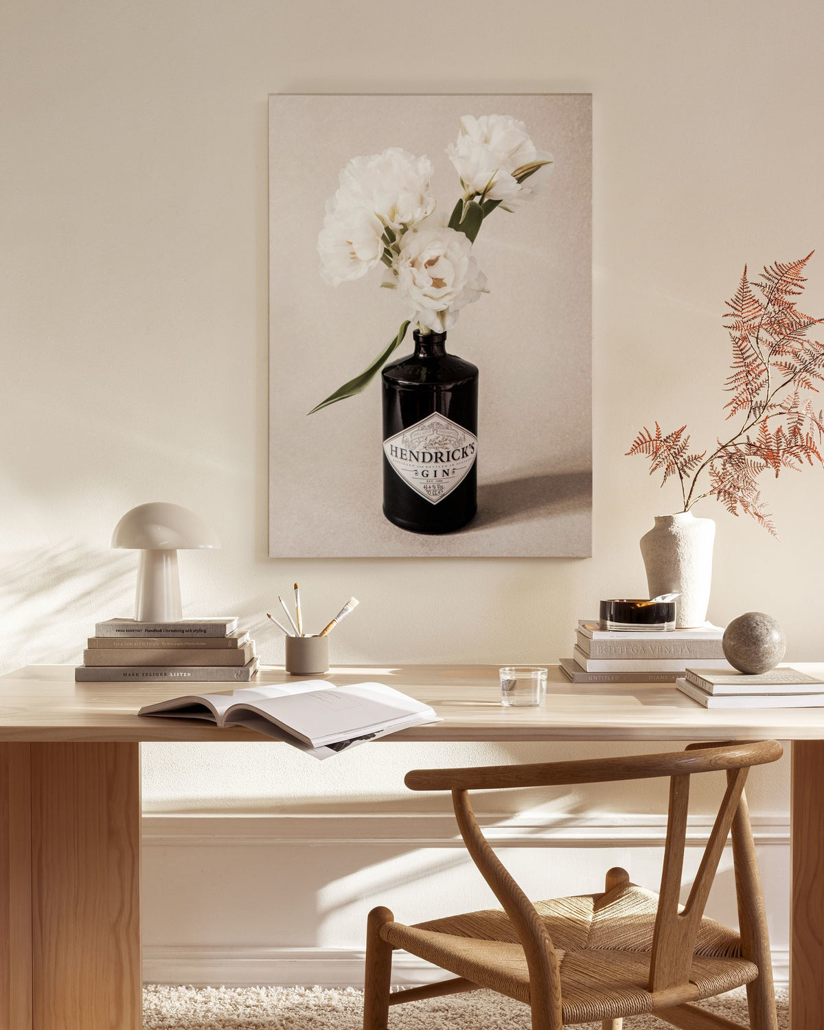 Gin & Roses Canvas print