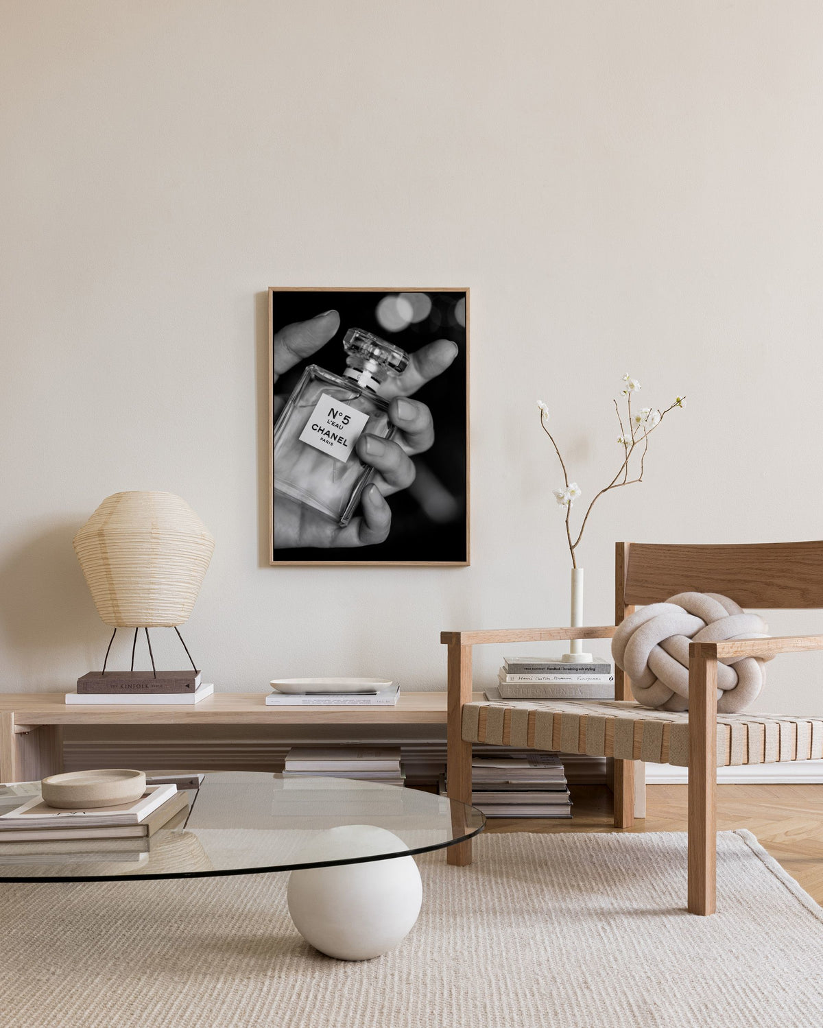 Carry Chanel No5 Canvas print