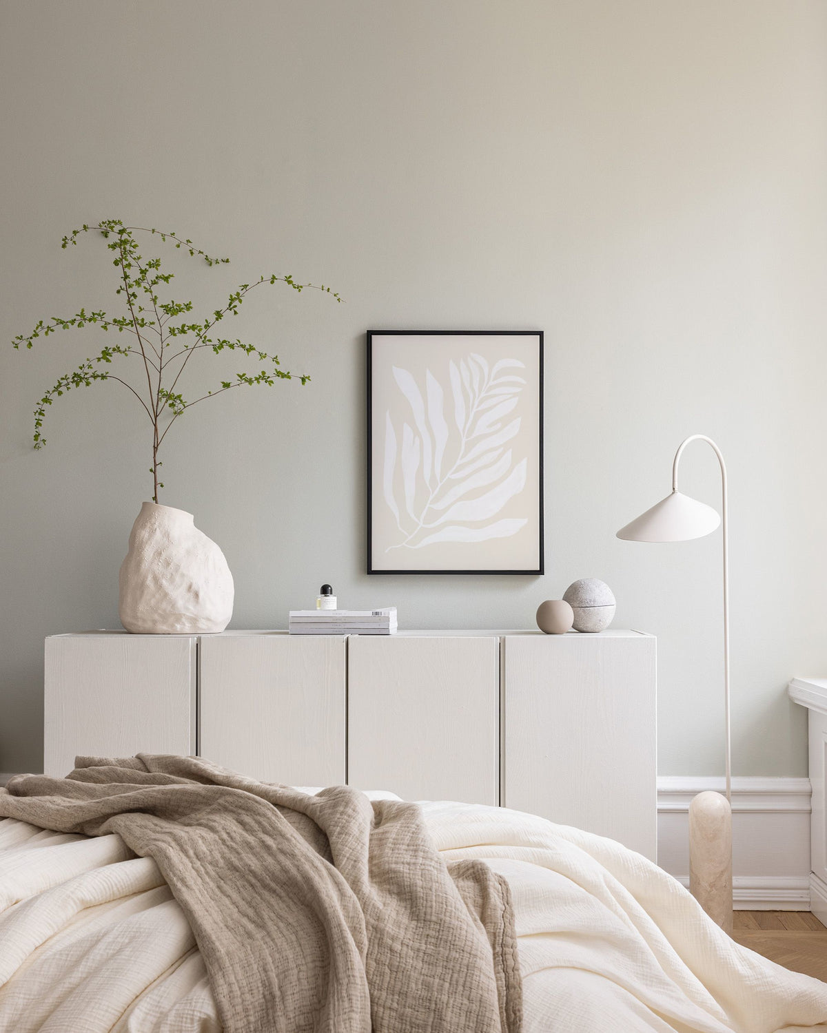 White Botanical No2 Canvas print