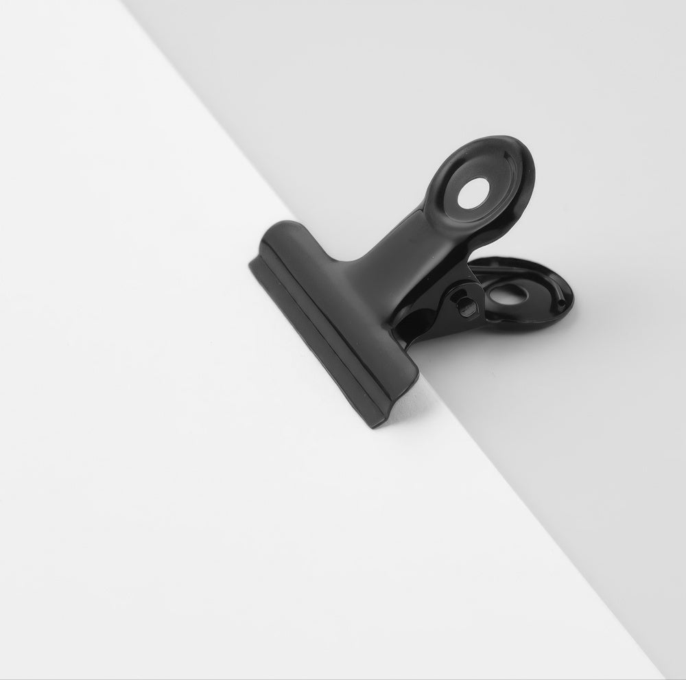 Poster clip black, Medium