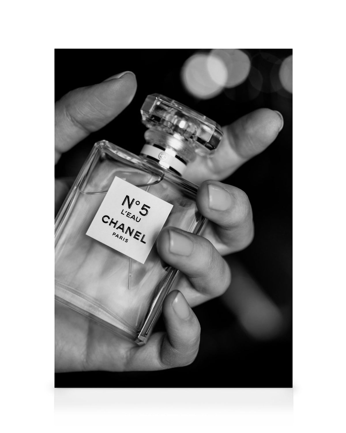 Carry Chanel No5 Canvas print