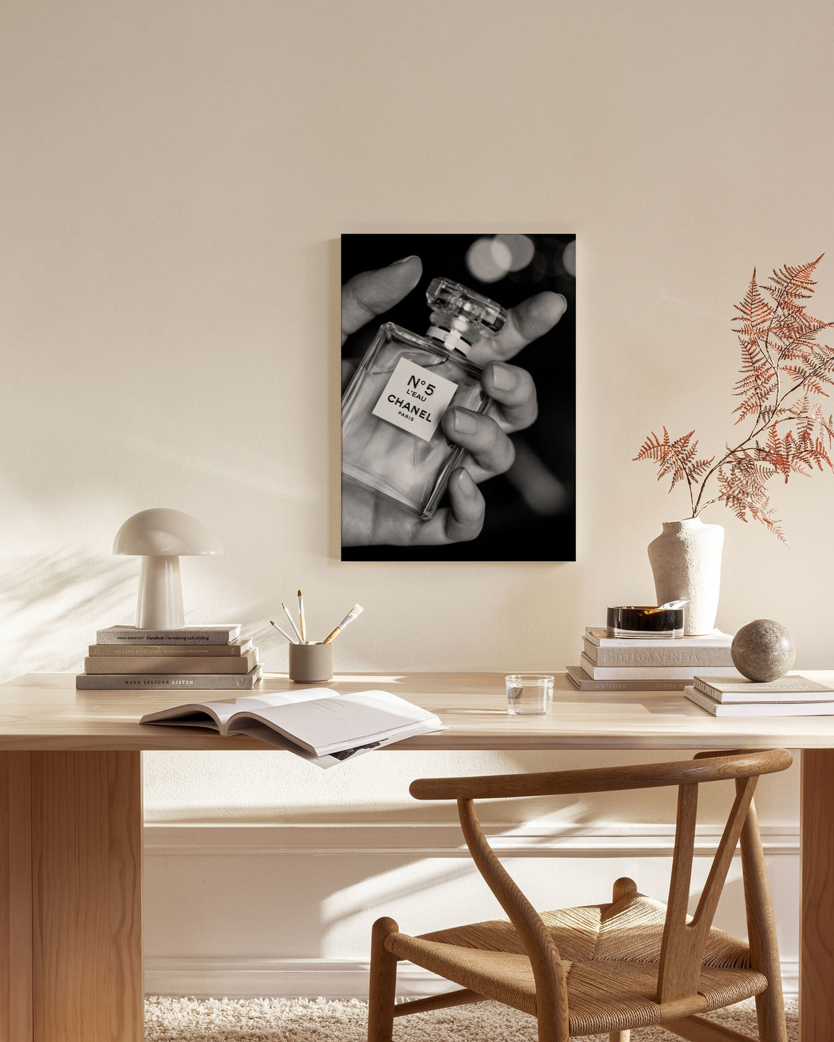 Carry Chanel No5 Canvas print