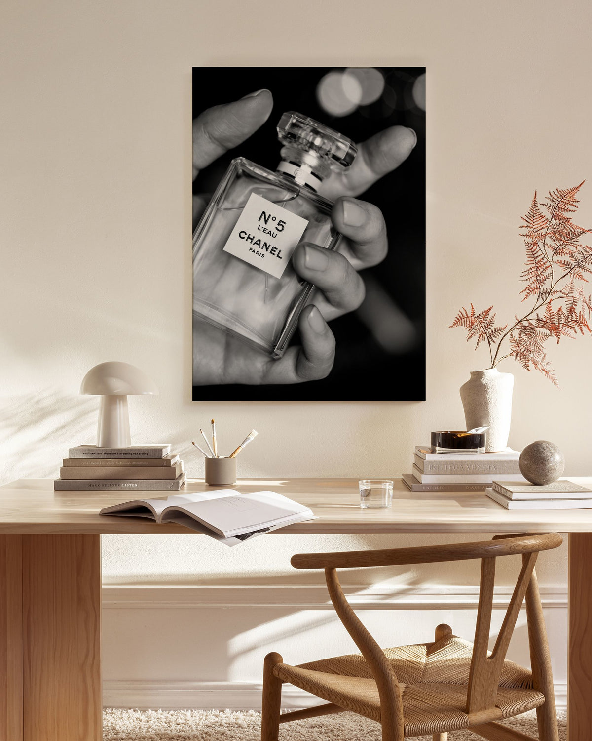 Carry Chanel No5 Canvas print