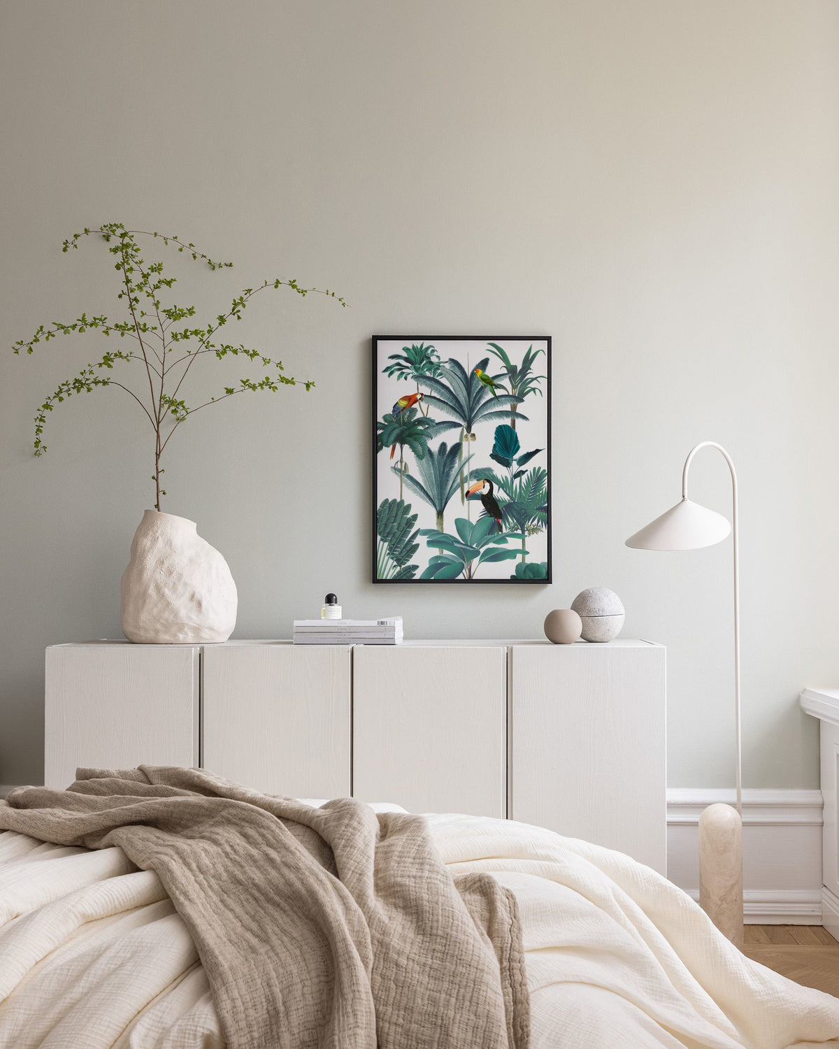 Royal Botanical Birds Canvas print