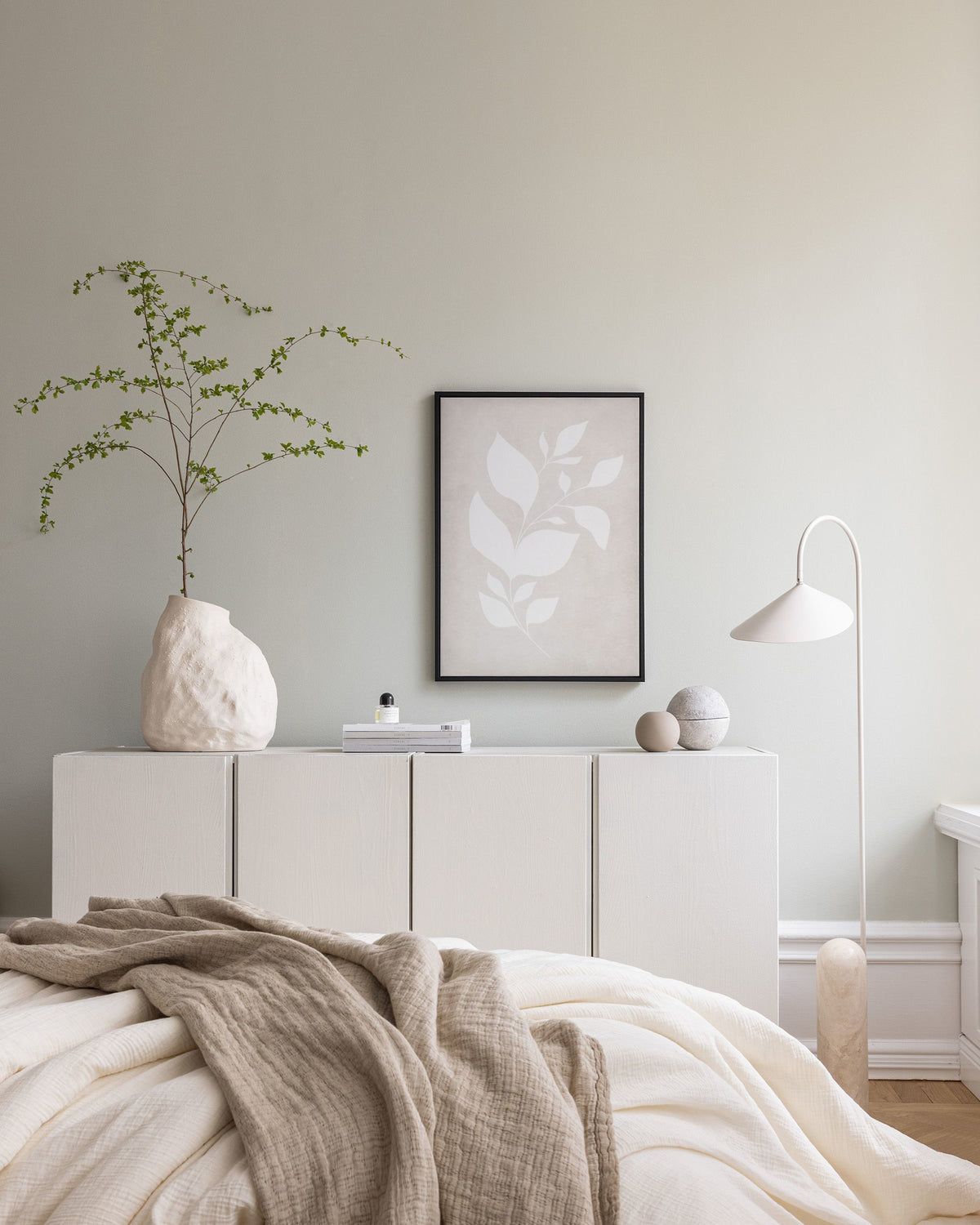 Beige Silhouette No2 Canvas print