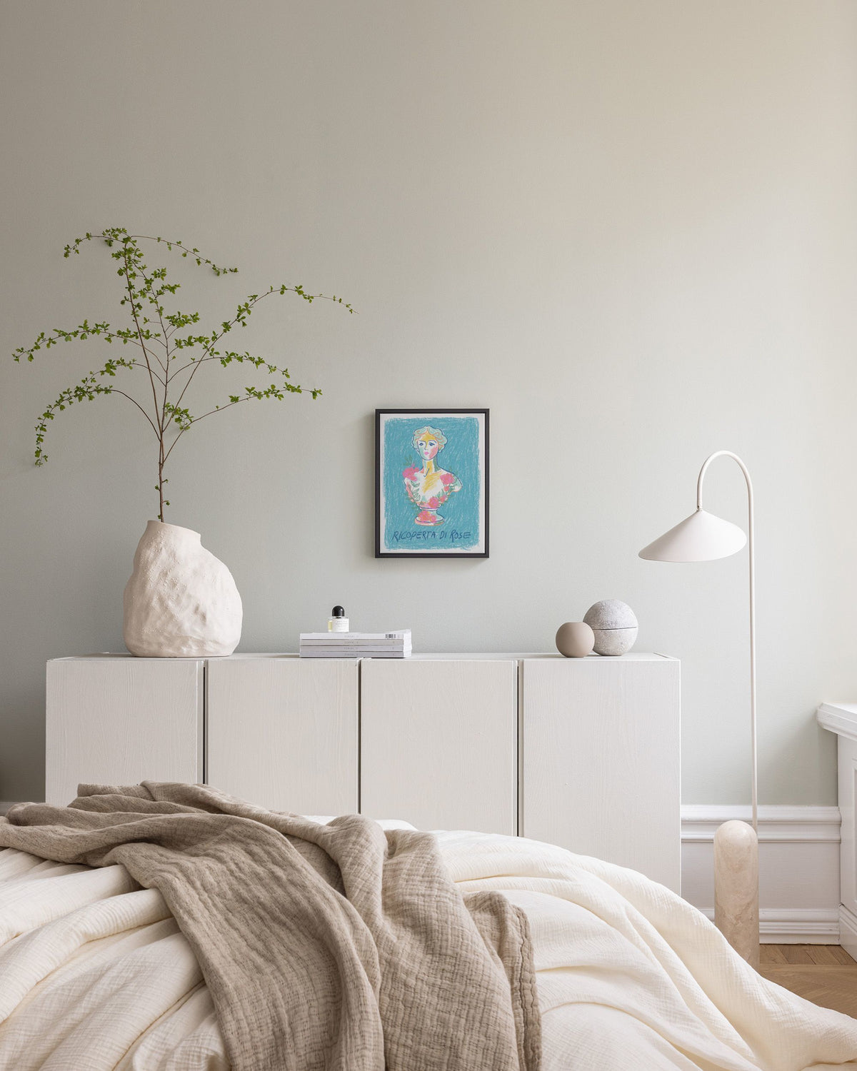 Covered in Roses Canvas print