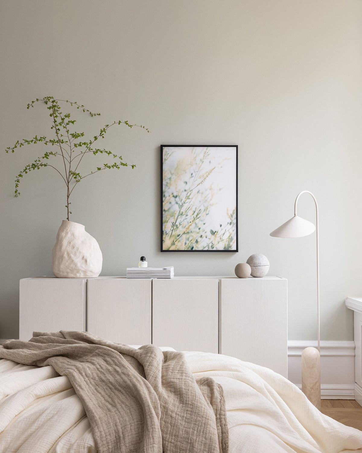 Light Floral Canvas print